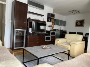 Apartment Host, Tuzla